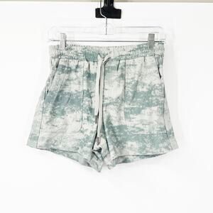 Athleta Farallon Shorts in Fog Camo Coast High Rise